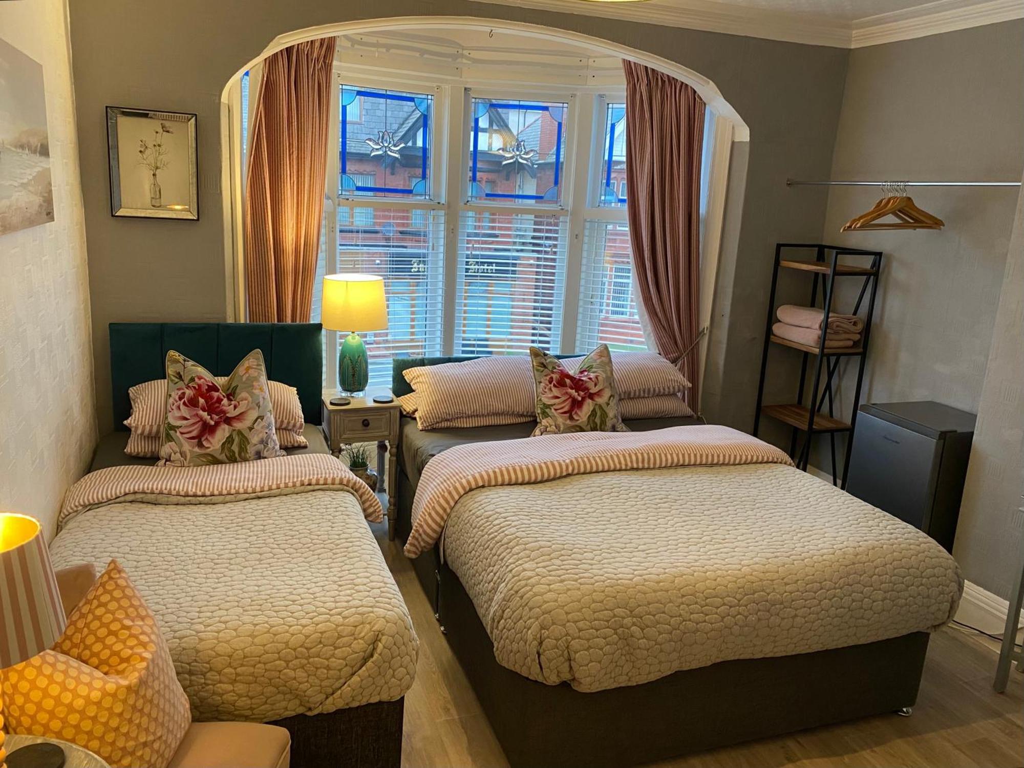 The Mayfield Hotel — Photos 1